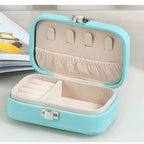 Mini joyero elegante y minimalista.