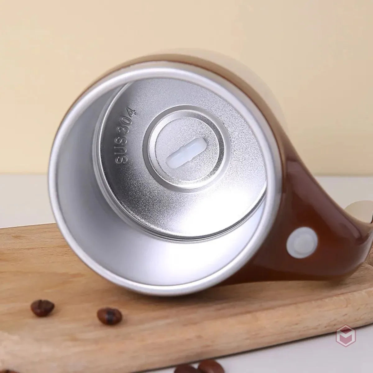 taza marrón portátil recargable para viajes u oficina